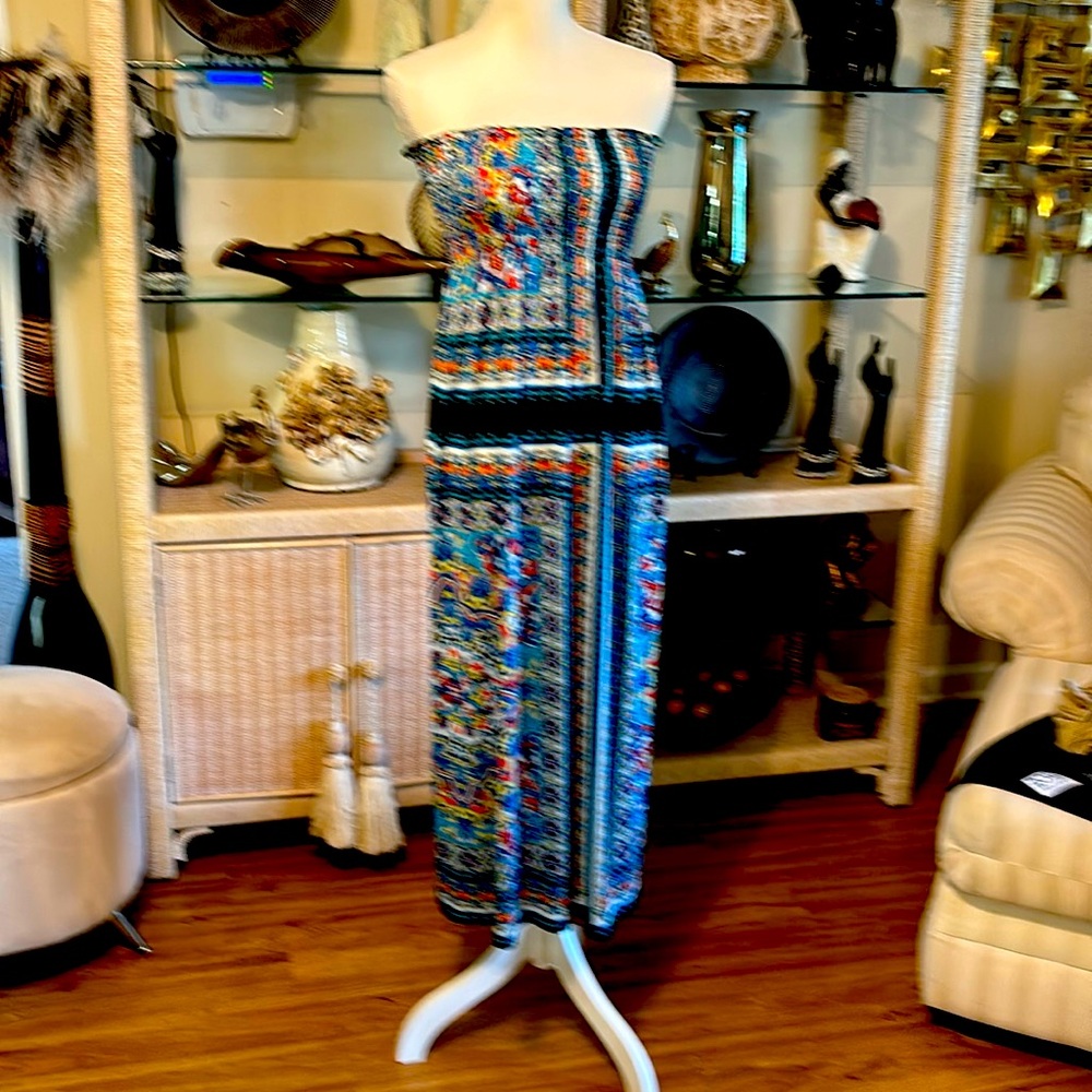 I am selling a sleeveless dress colorful